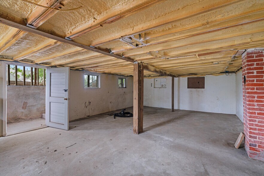 More Photos Of 2023 Main St, Liberty Hill Office For Sale