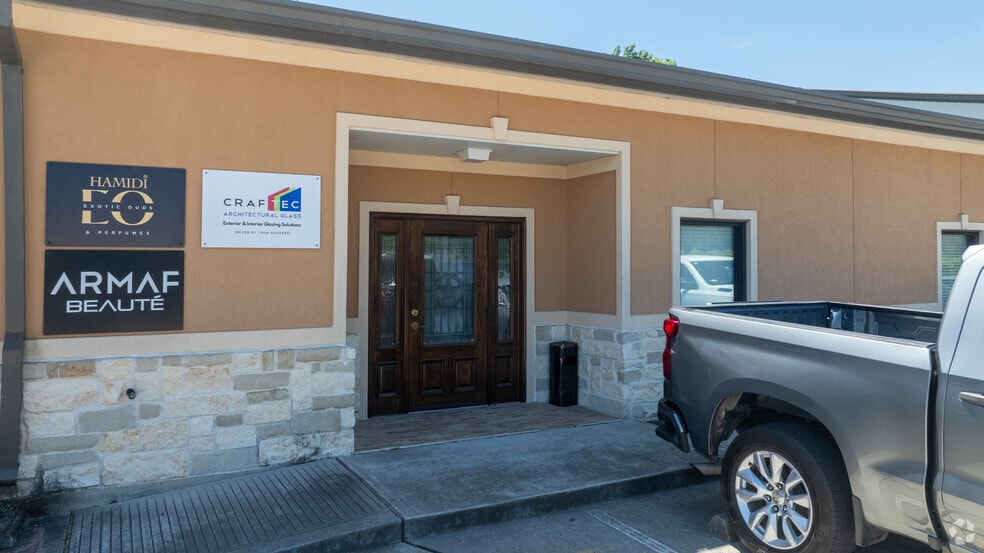 More Photos Of 13626 Kluge Rd, Cypress Industrial For Lease