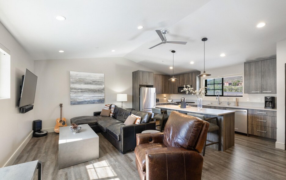 More Photos Of 1200 W Lori Ln, Kamas Flex For Sale