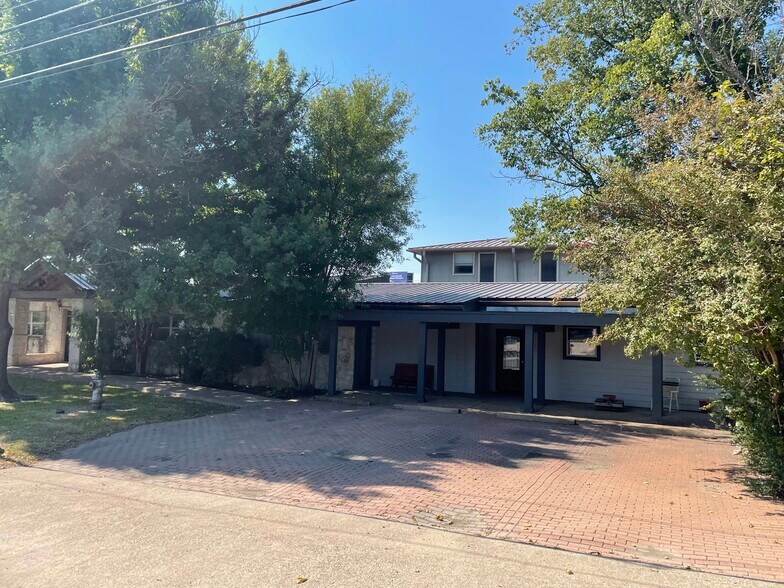 More Photos Of 9100 United Dr, Austin Industrial For Sale