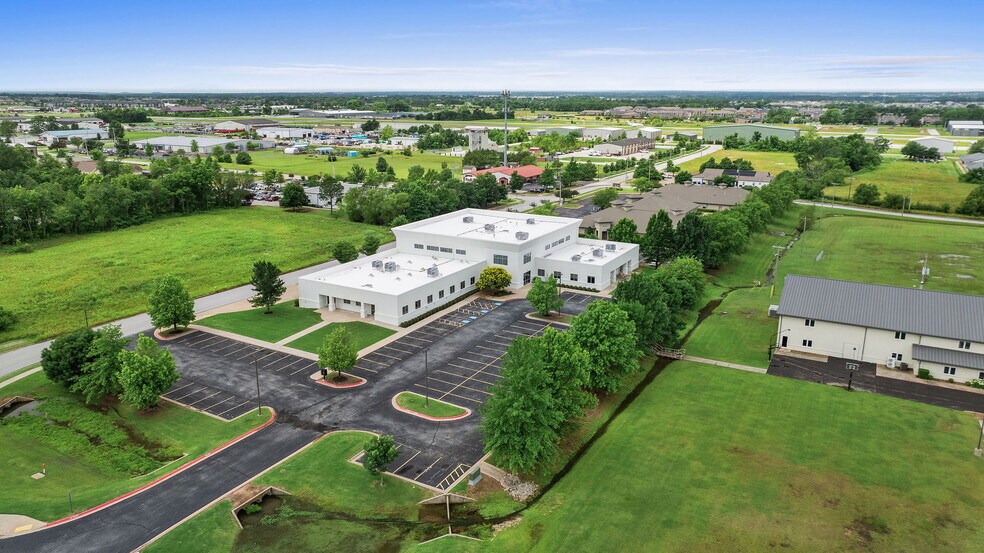 Primary Photo Of 300 SW 24th St, Bentonville Office For Lease