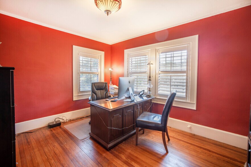 More Photos Of 555 5th Ave N, Saint Petersburg Office Residential For Lease