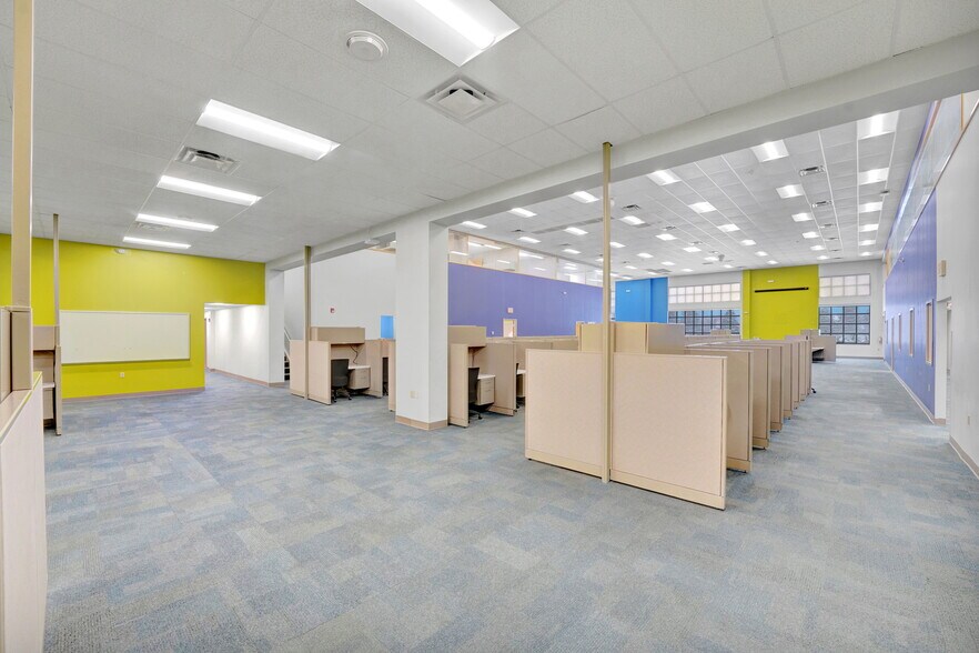 More Photos Of 26 Steele Ave, Arcade Office For Lease