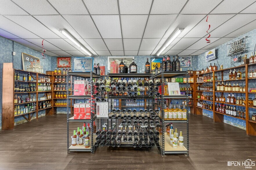 More Photos Of 18847 US-281, Windthorst Storefront Retail Office For Sale