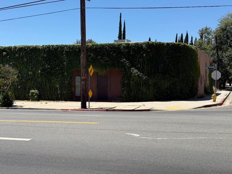 More Photos Of 13227 San Fernando Rd, Rancho Cascades Warehouse For Lease