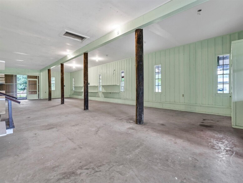 More Photos Of 11304 Fostoria Rd, Cleveland Land For Sale