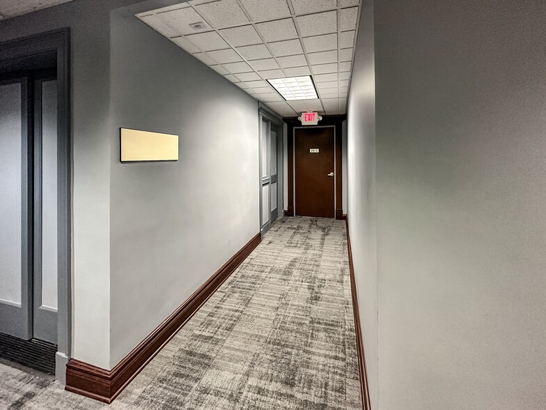 More Photos Of 127 W Berry St, Fort Wayne Office For Sale