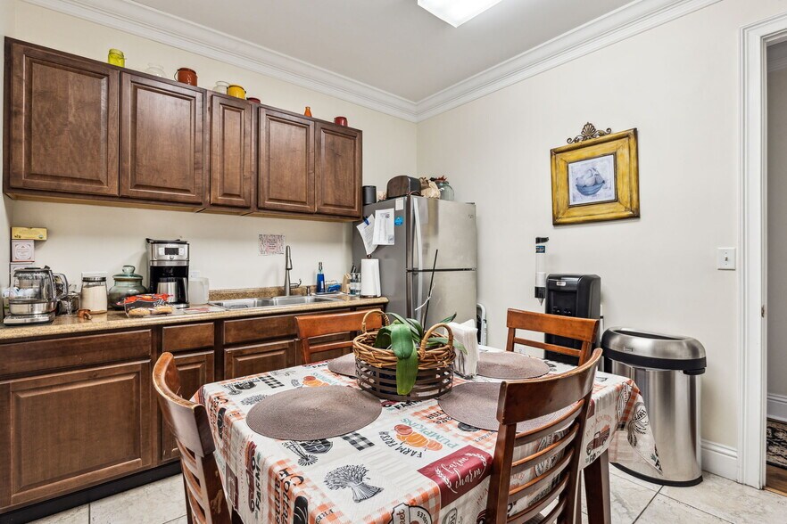 More Photos Of 18936 Dale Mabry Hwy N, Lutz Medical For Lease