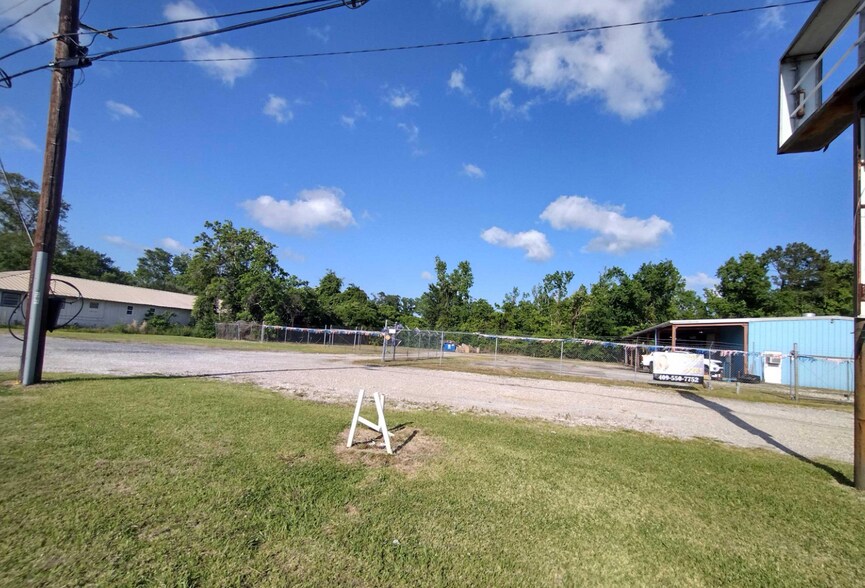More Photos Of 3746 N 16th St, Orange Industrial For Sale