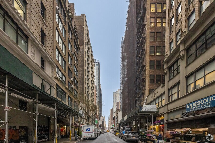 More Photos Of 141 W 28th St, New York Loft Creative Space For Lease