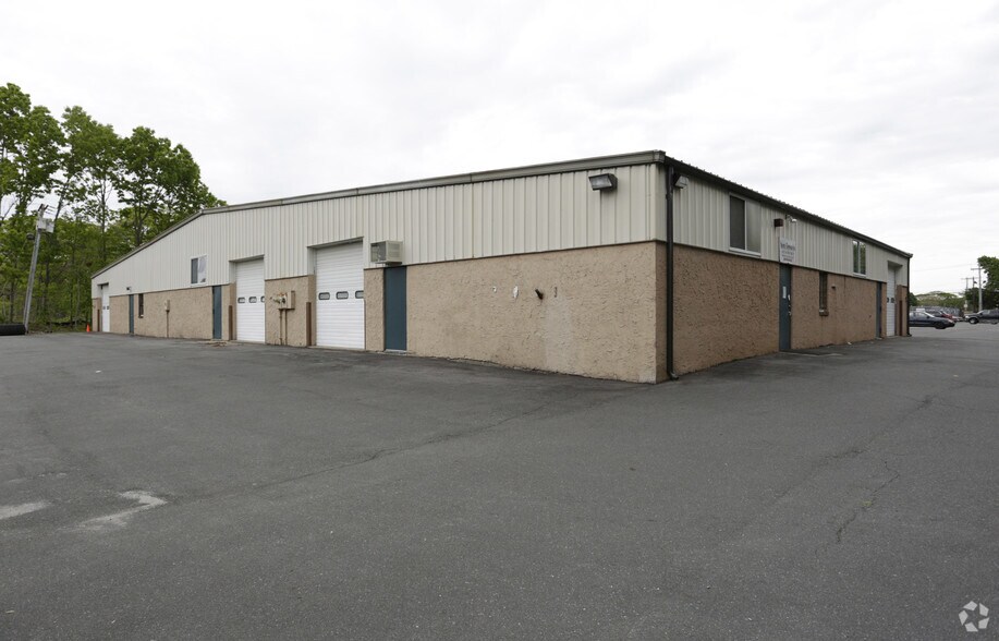 More Photos Of 600 Bicycle Path, Port Jefferson Station Warehouse For Lease