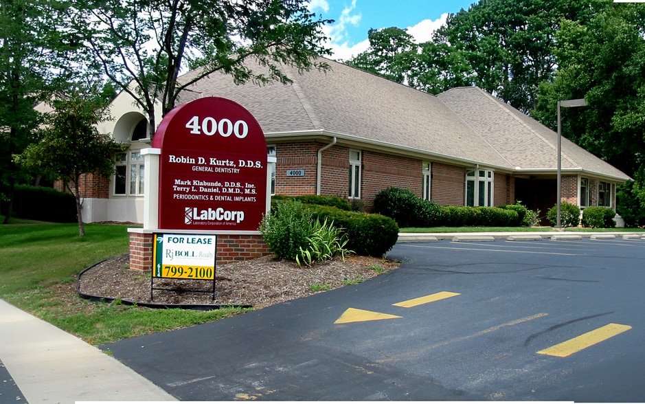 Primary Photo Of 4000 Parkmead Dr, Grove City Medical For Lease