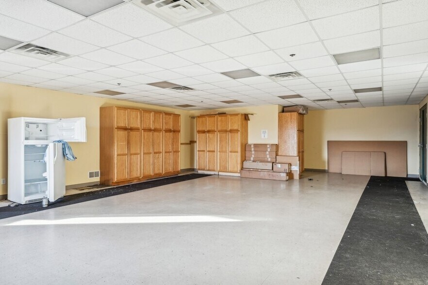 More Photos Of 100 Isanti Pky NE, Isanti Warehouse For Sale