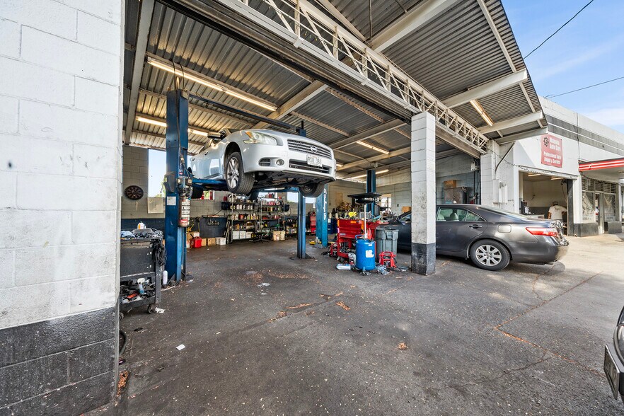 More Photos Of 94-825 Waipahu St, Waipahu Auto Repair For Sale