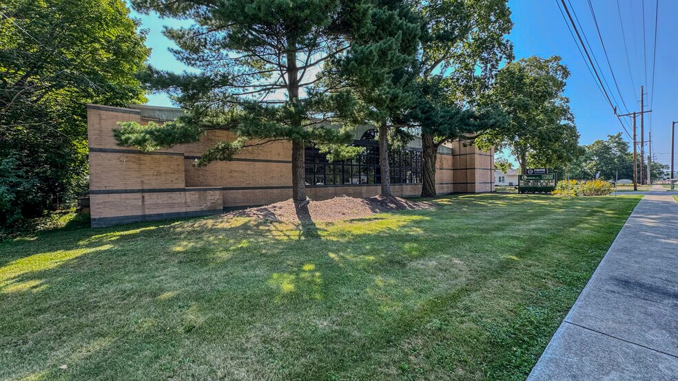 More Photos Of 5133 Darrow Rd, Hudson Health Club For Sale