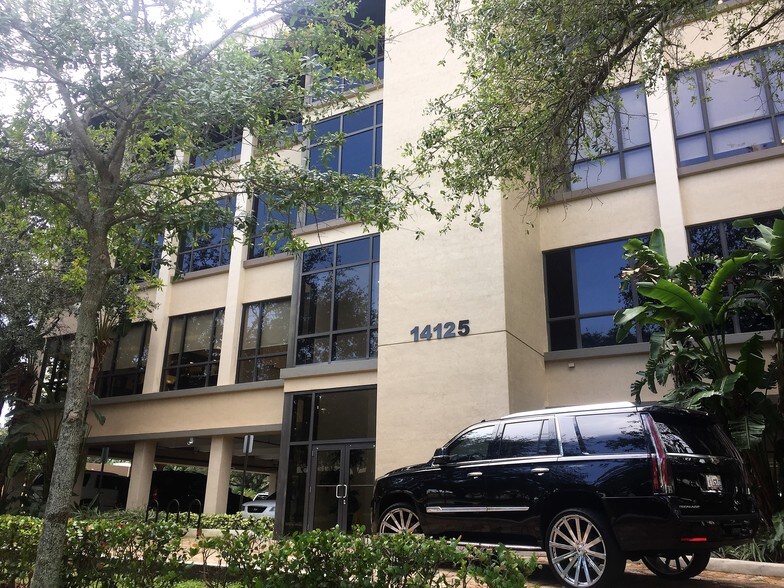 More Photos Of 14125 NW 80th Ave, Miami Lakes Office For Sale