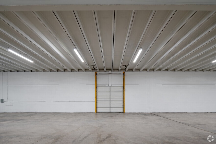 More Photos Of 3910 Warehouse Row, Austin Warehouse For Sale