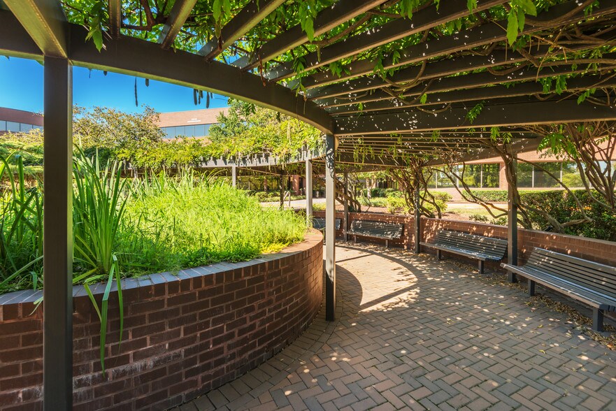 More Photos Of 4401-4445 Nicole Dr, Lanham Office For Lease