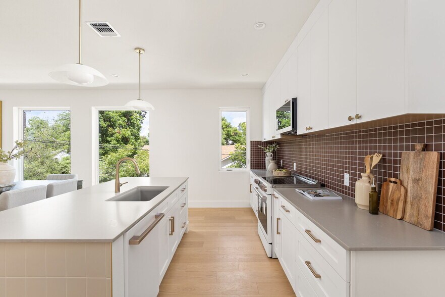 More Photos Of 3528 Gonzales st, Austin Land For Sale