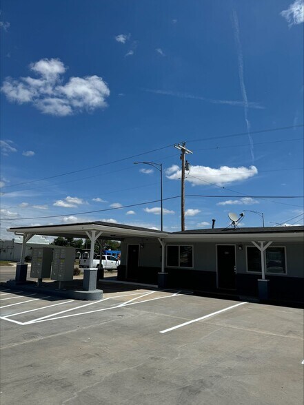 More Photos Of 304 E Pancake Blvd, Liberal Apartments For Sale