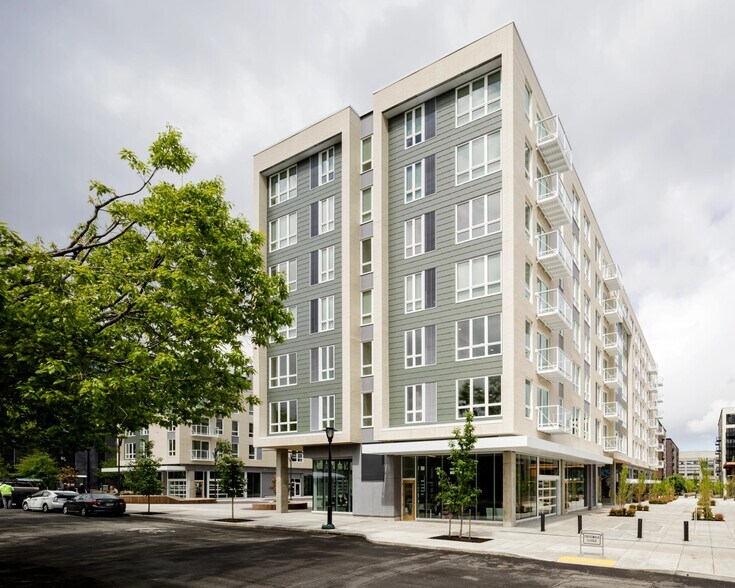 More Photos Of 2070 NW Quimby St, Portland Apartments For Lease