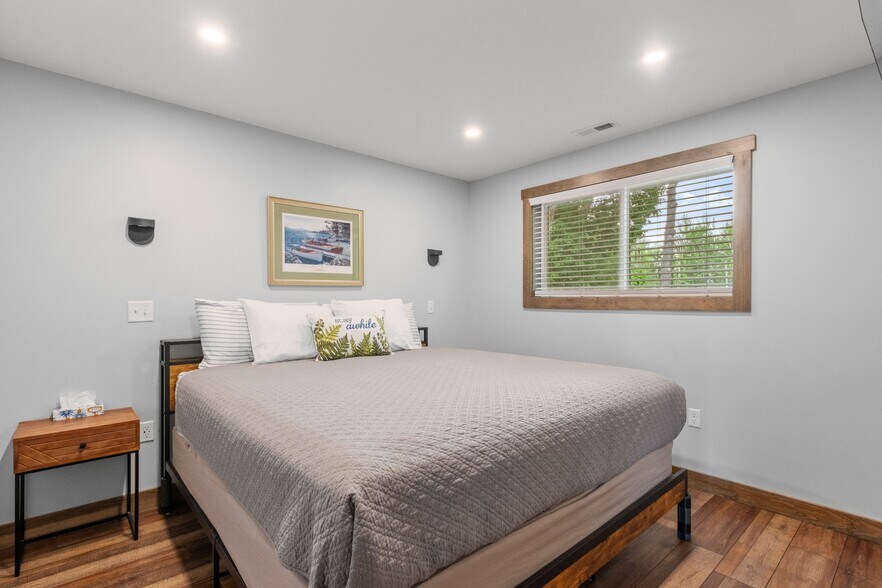 More Photos Of 291 Endicott St N, Laconia Hotel For Sale