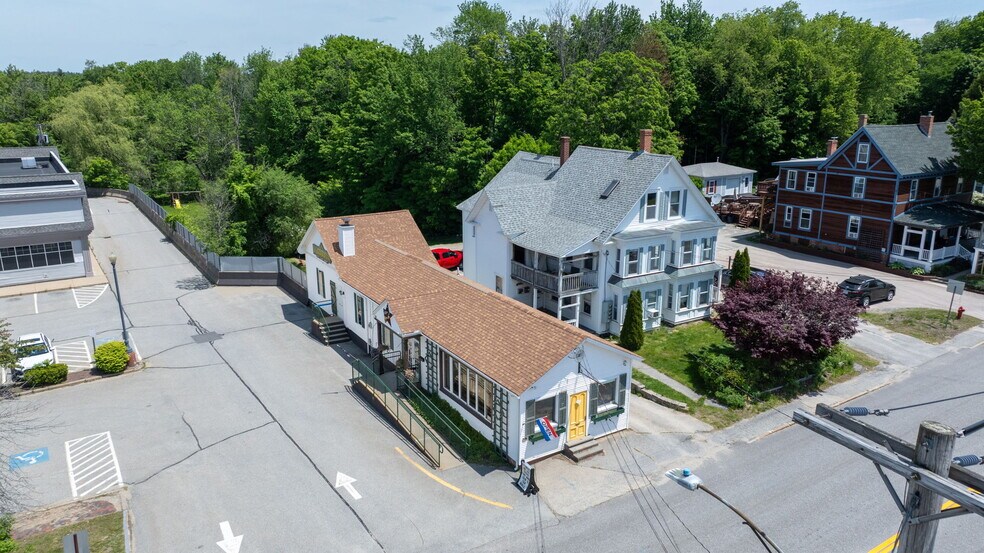 More Photos Of 11 Turnpike Rd, Jaffrey Freestanding For Sale
