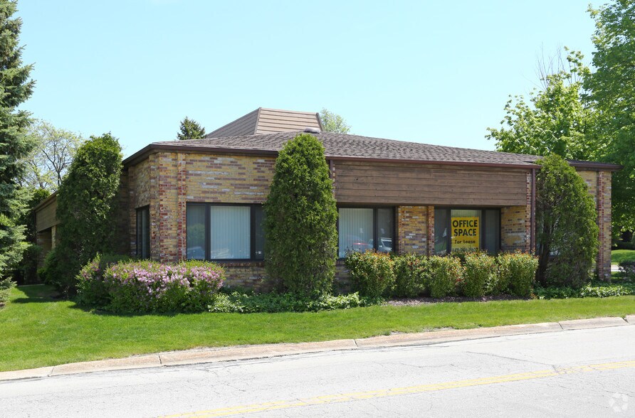 More Photos Of 632 N 1st Bank Dr, Palatine Medical For Lease
