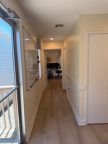 More Photos Of 98 Frelinghuysen Ave, Newark Hotel For Lease
