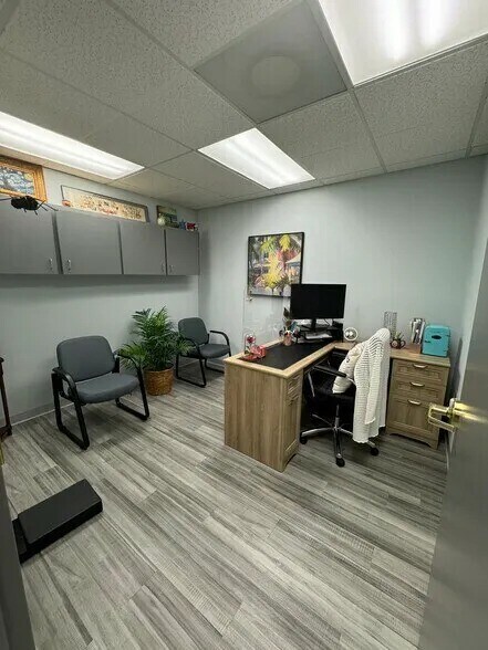 More Photos Of 6101 Webb Rd, Tampa Medical For Sale
