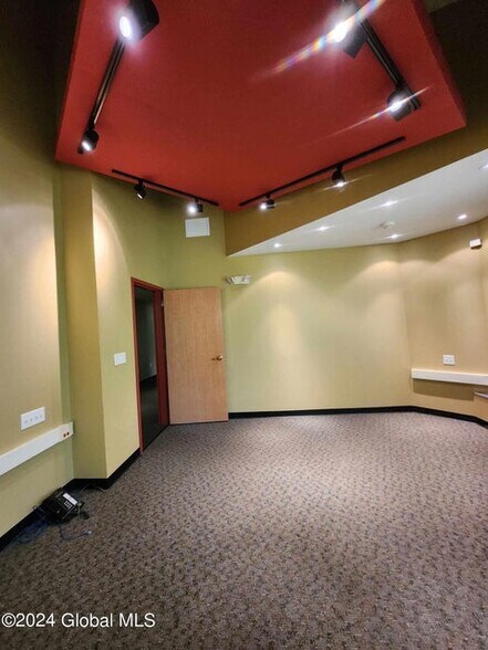 More Photos Of 436 New Karner Rd, Albany Office For Lease