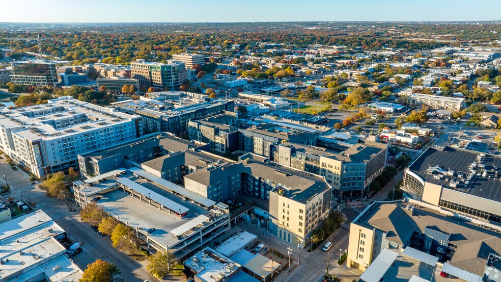 More Photos Of 2973 W 7th St, Fort Worth Unknown For Lease