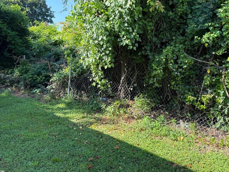 More Photos Of 201 Lee St, Tallulah Apartments For Sale