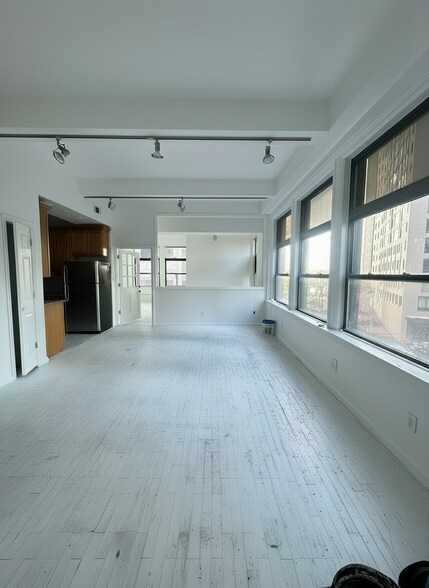 Primary Photo Of 40 Water St, New York Office Residential For Lease