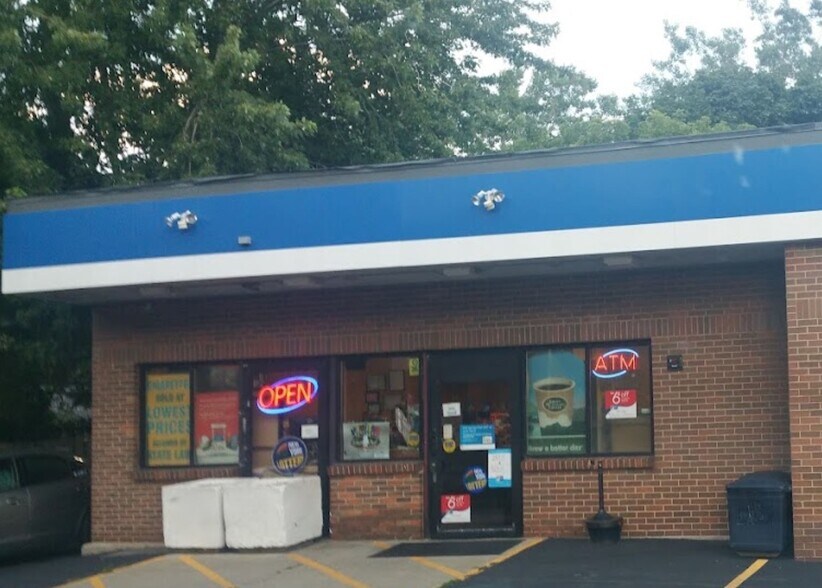 More Photos Of 2540 S Park Ave, Lackawanna Service Station For Sale