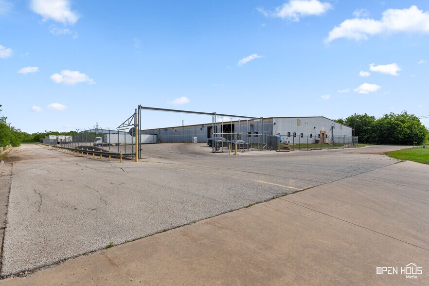 More Photos Of 208 Randy Dr, Wichita Falls Warehouse For Sale