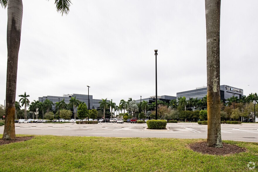 More Photos Of 7200 Corporate Center Dr, Miami Unknown For Lease