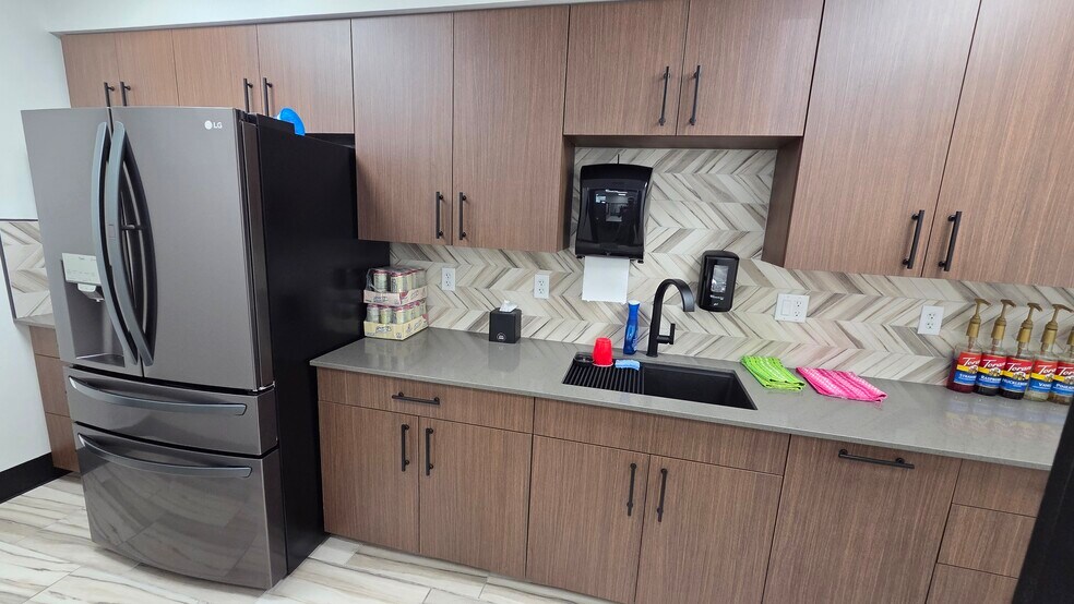 More Photos Of 1570 Elk Creek Dr, Idaho Falls Office For Lease