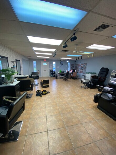 More Photos Of 12820 Kenwood Ln, Fort Myers Medical For Lease