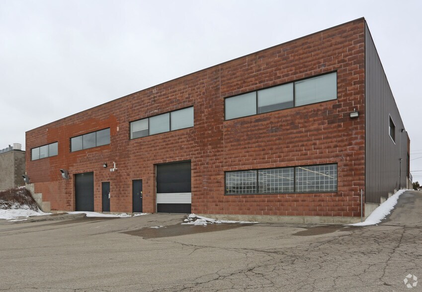 More Photos Of 1585 Victoria St N, Kitchener Storefront Retail Residential For Lease