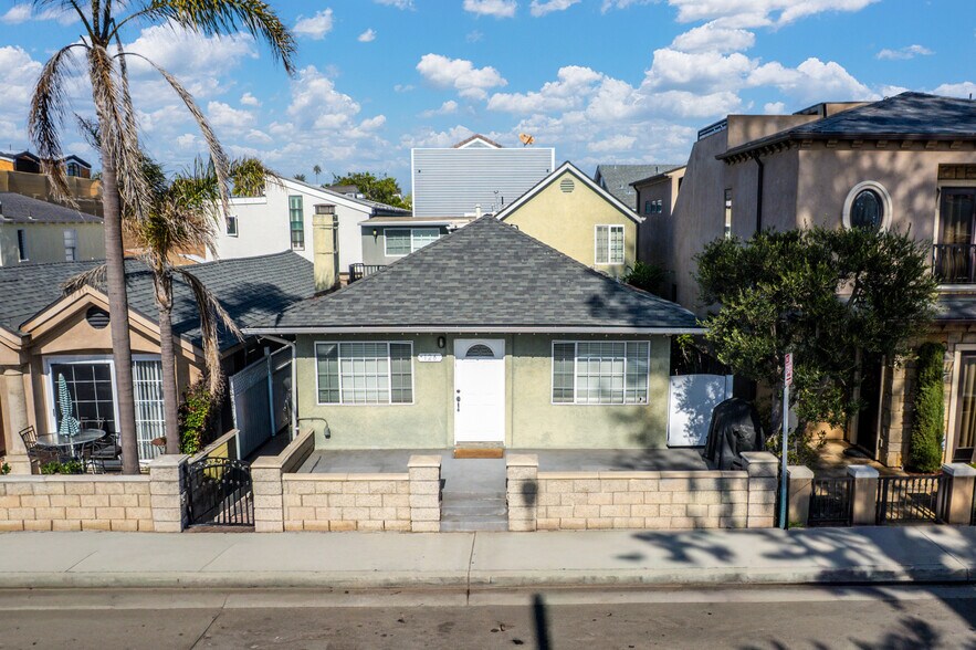 Primary Photo Of 126 E Balboa Blvd, Newport Beach Multifamily For Sale