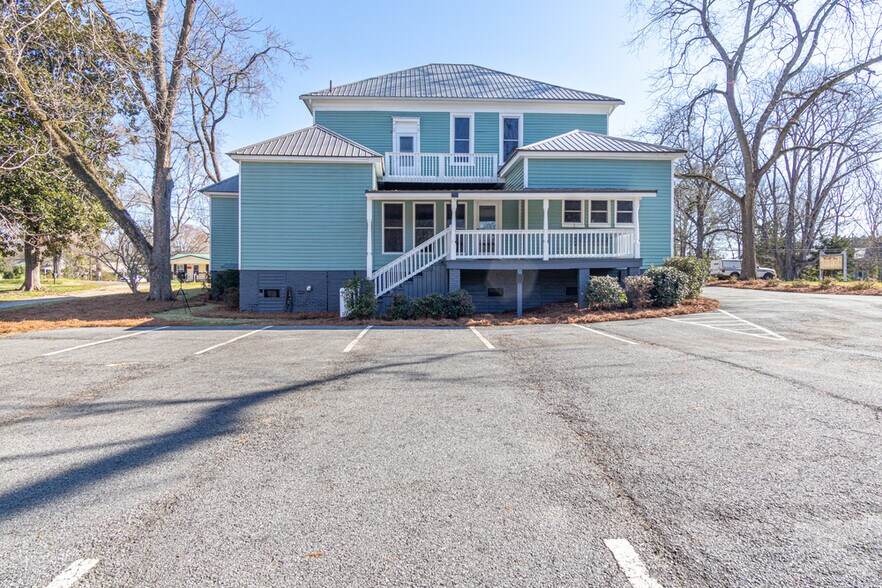 More Photos Of 159 S College St, Hamilton Office For Sale