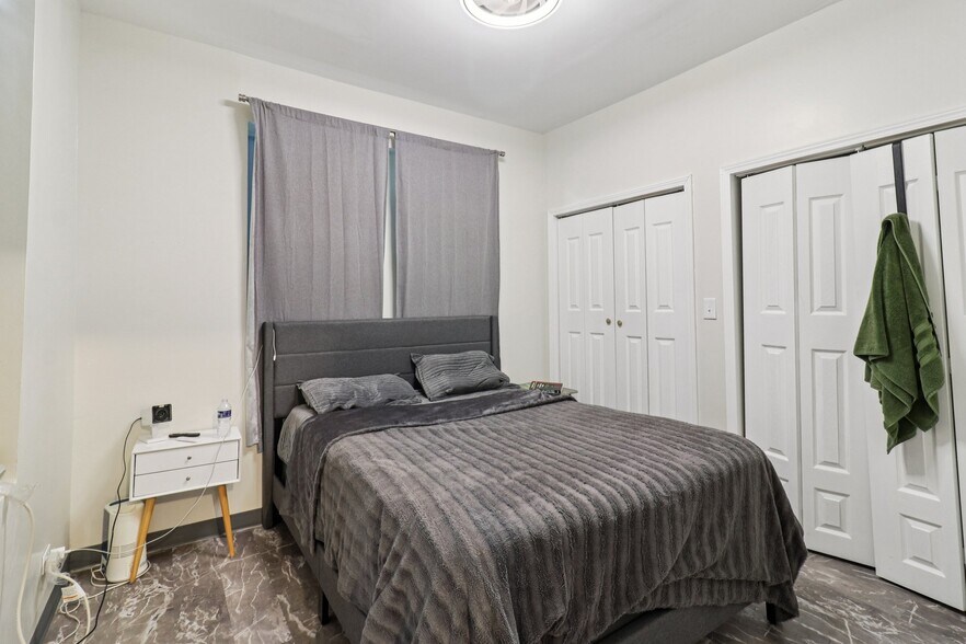 More Photos Of 417-421 Lake St, Maywood Storefront Retail Residential For Sale