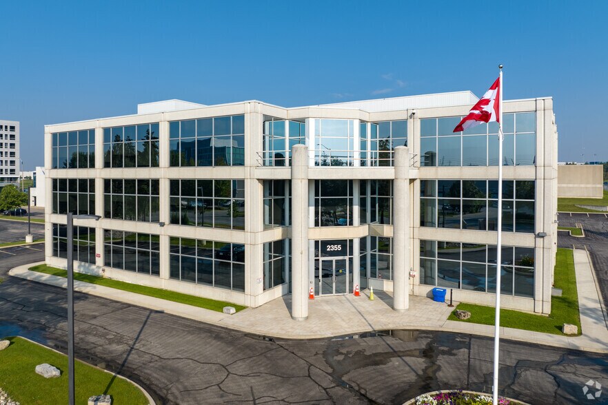More Photos Of 2355 Skymark Ave, Mississauga Office For Lease