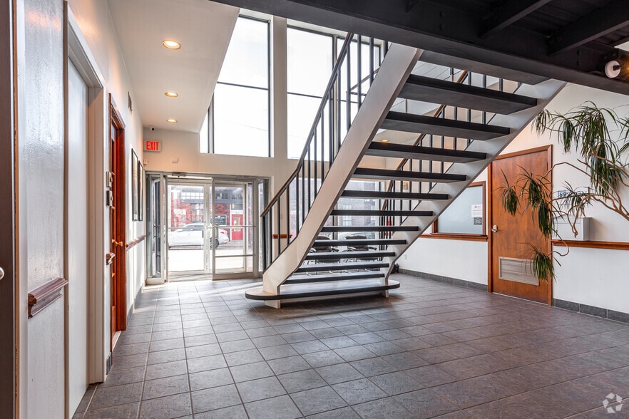 More Photos Of 2705 Swiss Ave, Dallas Loft Creative Space For Sale