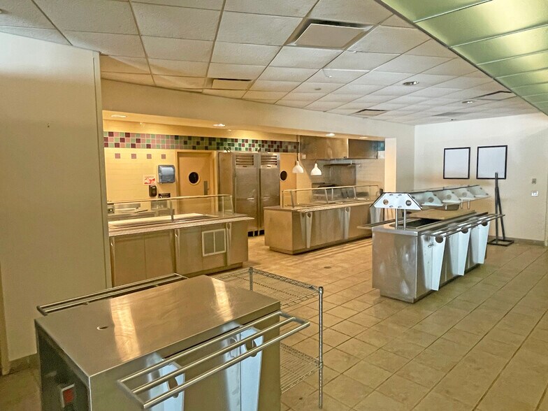 More Photos Of 11 Northeastern Blvd, Salem Office For Lease