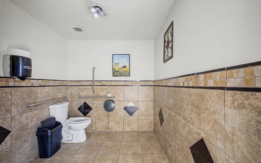 More Photos Of 801 E Broadway Rd, Mesa Fast Food For Sale