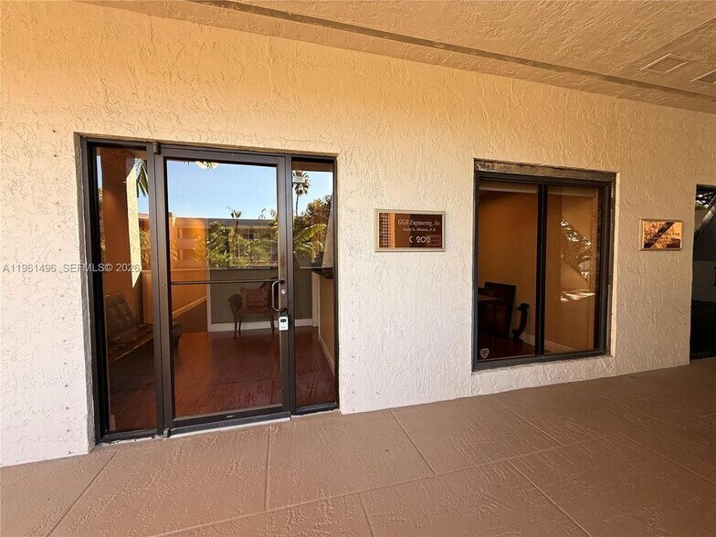 More Photos Of 2699 Stirling Rd, Fort Lauderdale Medical For Lease