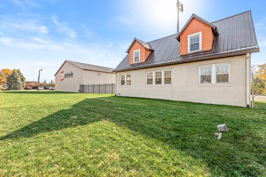 More Photos Of 2601 E 56th St, Indianapolis Research And Development For Lease