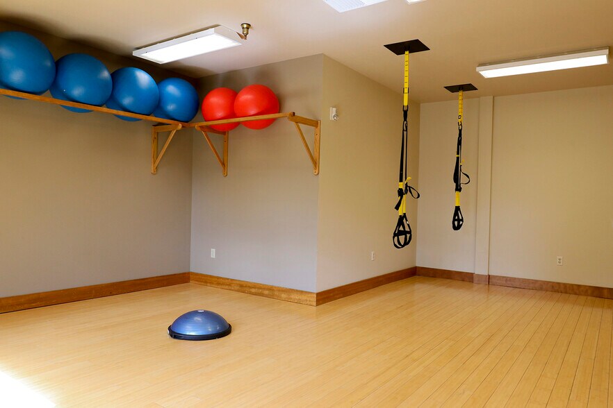 More Photos Of 18135 Cottonwood Rd, Sunriver General Retail For Sale